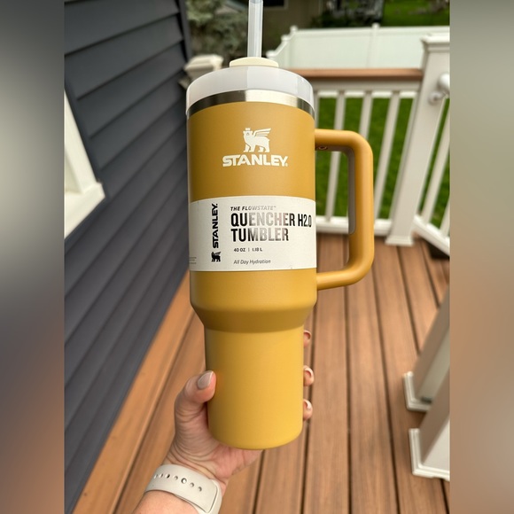 Stanley 40oz Travel Quencher cup - Yarrow NWT - Picture 9 of 13